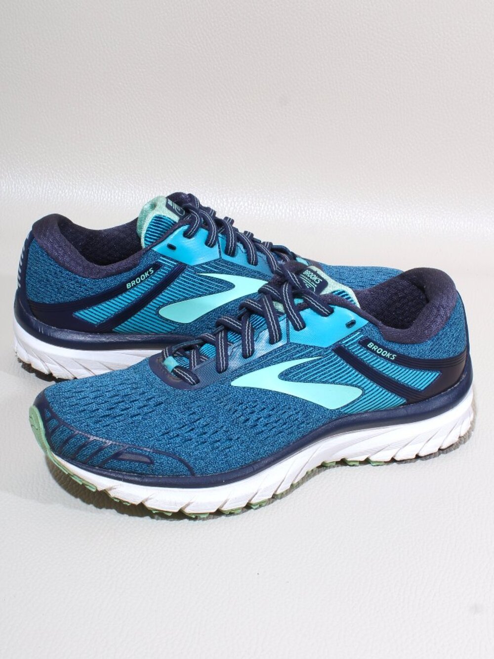 Brooks Adrenaline GTS 18 Blue Teal Running Shoes Womens Size 7.5 B Medium